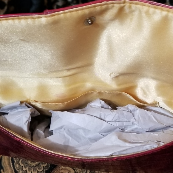 Red Wristlet Purse Gold Chain - Picture 3 of 5